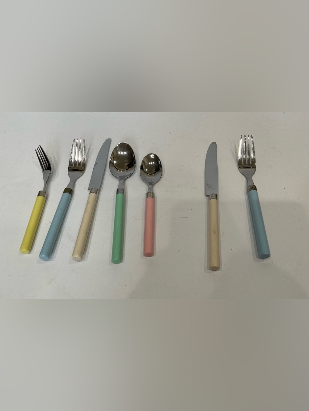 ANNOVA PASTEL STAINLESS FLATWARE